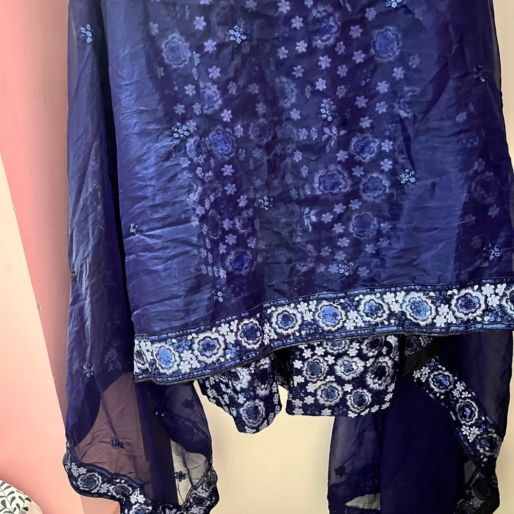 Designer heavy embroidery kurta set with long duppta! - Picture 14 of 16